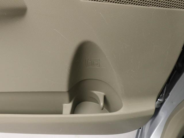 カップホルダーは運転席や助手席からちょうど手の届く位置です！！