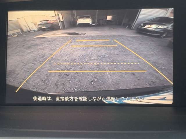 バックモニター付きです。