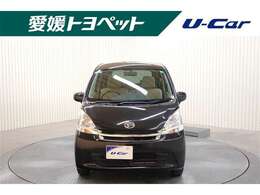 プレーンで飽きの来ないフロントグリル♪