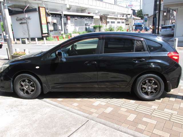 黒のインプレッサスポーツ入庫しました。通勤にレジャーにいかがでしょうか。全国納車承ります。是非お問い合わせください♪