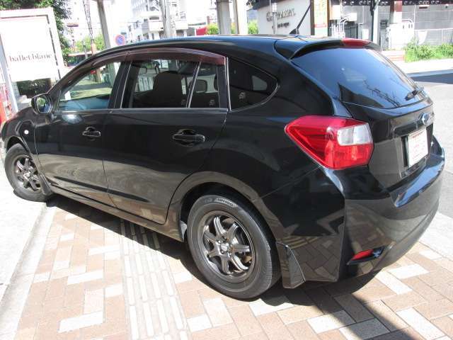 黒のインプレッサスポーツ入庫しました。通勤にレジャーにいかがでしょうか。全国納車承ります。是非お問い合わせください♪