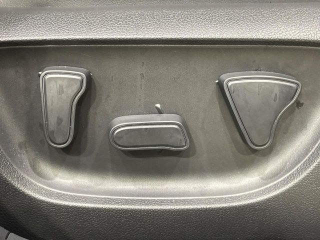【パワーシート】スイッチ一つで簡単にシートの微調整が可能！電動だから力もいりません！快適なシートポジションにセットして、快適なドライブをお楽しみください。