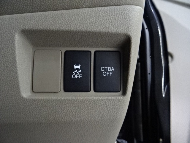 【横滑り防止装置・衝突被害軽減ブレーキ】などドライバーの安全運転をさらにアシストしてくれる装備が充実しています☆ドライバーの不安を安心へと変えてくれますね。