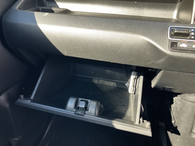 高品質・低価格！展示台数100台以上！貴方の車きっと見つかる！