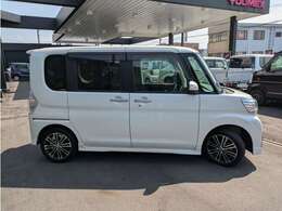 大きな傷、凹みはありません。