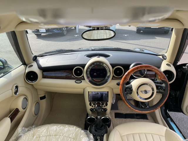 店舗にて現車の確認もいただけますので、お電話で在庫のご確認の上是非ご来店くださいませ！！！