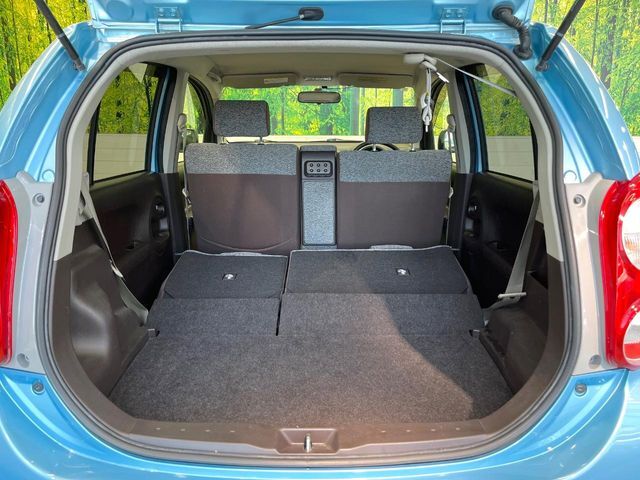 普段のお買い物や通勤、送迎等に十分な荷室スペースを確保しております。セカンドシートを倒すと、大きな荷物の積載も可能です♪