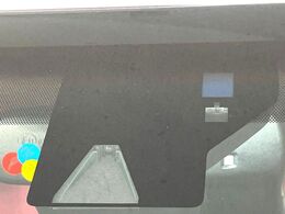 【プリクラッシュセーフティ】前方の車両等を検知し、衝突しそうな時は警報で注意を促し、ブレーキを踏む力をサポート。ブレーキを踏めなかった場合は衝突被害軽減ブレーキが作動、衝突回避をサポートします。