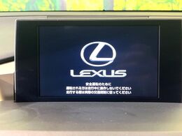 【メーカー純正ナビ】インテリアに溶け込むスタイリッシュな「専用設計」メーカーナビを装備♪視認性や操作性など基本性能にも優れ、より上質なカーライフをお楽しみいただけます。