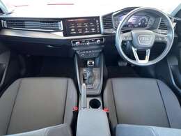 Audiのインテリアはエクステリア同様、優れたデザイン性とクオリティ、そして機能性を兼ね備えております。