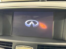 【純正ナビ】人気の純正ナビを装備。オーディオ機能も充実しており、Bluetooth接続すればお持ちのスマホやMP3プレイヤーの音楽を再生可能！毎日の運転がさらに楽しくなります！！