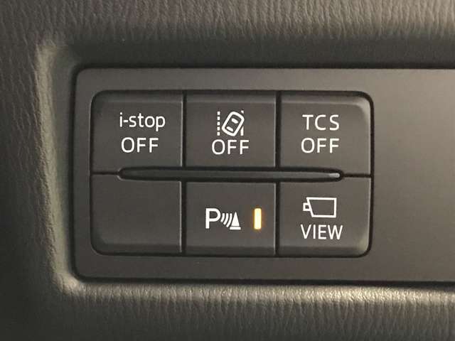 運転席回りのスイッチで安全装備のON/OFFも簡単に！