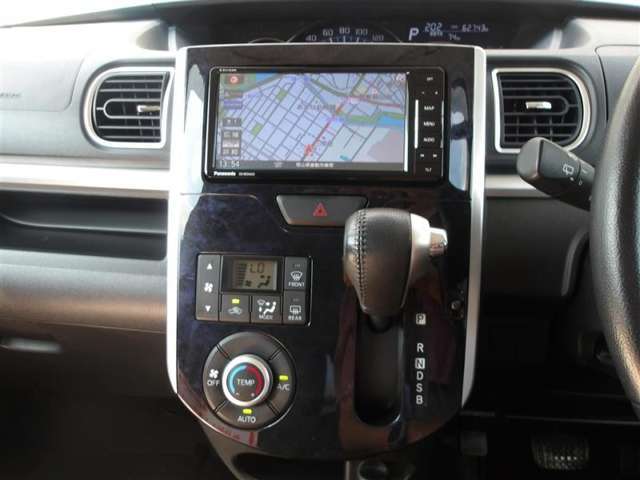 見方が分からないときは、どんなことでも中古車選びのプロであるスタッフにおたずねください。