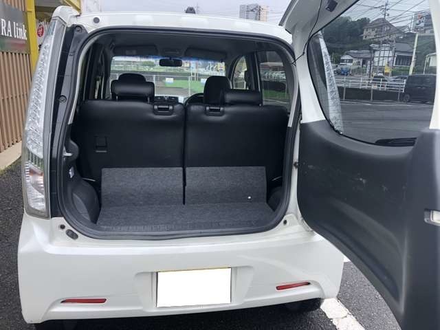 トランクドアは横開きです♪