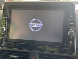 【純正9型ナビ】人気の純正ナビを装備しております。ナビの使いやすさはもちろん、オーディオ機能も充実！キャンプや旅行はもちろん、通勤や買い物など普段のドライブも楽しくなるはず♪