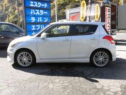 日本全国どちらの地域にお住まいでも名義変更後に乗って帰って頂く事が可能です＾＾たくさんのお客様が広島まで取りに来られています＾＾陸送費用のご負担を出来るだけ少なくするお手伝いをさせて頂いております＾＾