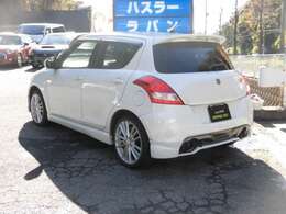 こちらのスイフトスポーツはオークション評価5点中4点評価がついている状態の良い車両になります＾＾定休日無しで営業しておりますので、お気軽にお立ち寄り下さい＾＾