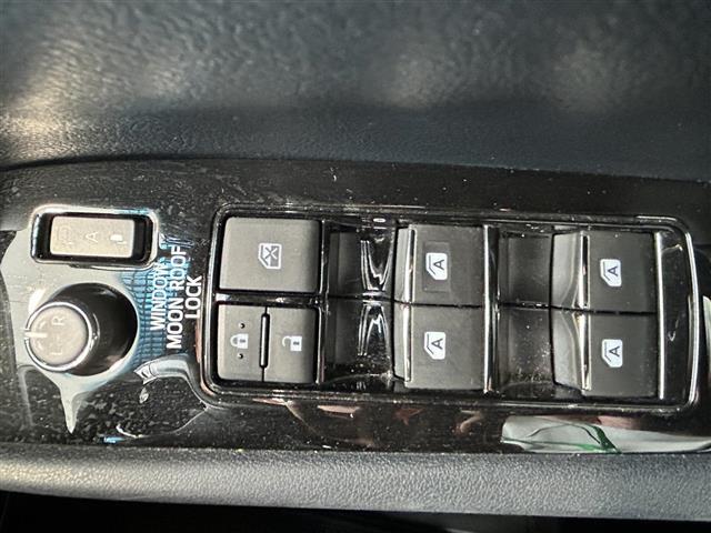 買取直販のダイレクト販売のためお得な価格になっております。　気になる車はまずはお気に入り登録をお願いいたします！お問合せは「0078-6002-473811」までお願いします。