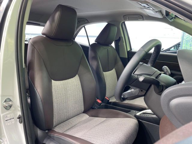 運転席シート廻りは使用感も少なく、良好な状態となっています。丁寧に使われていたことがよくわかりますね。