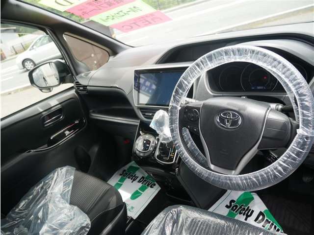 室内は当社オリジナルの洗車ピカピカ工房でぴかぴかです