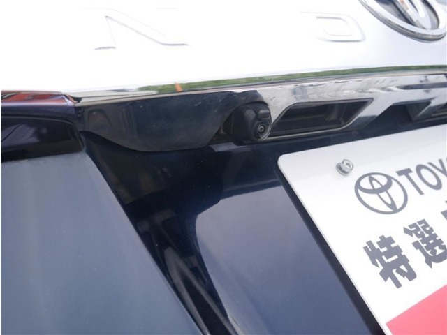 車庫入れ楽々バックカメラ付き