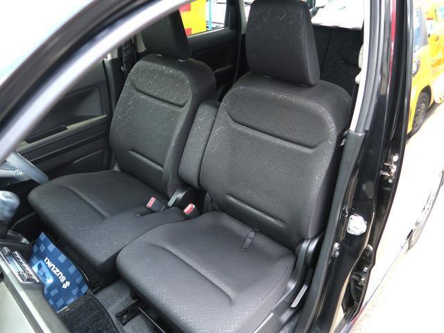 運転席もヒロビロ！足元もヒロビロで運転も快適です！