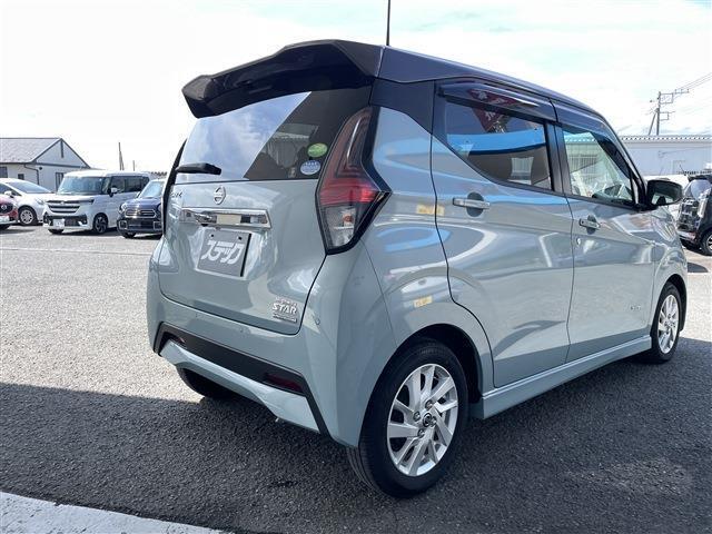 視界の良さと取り回しの良さで、たまに運転する奥様にも安心♪
