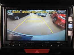 リアカメラによりバックでの駐車時も安心です。