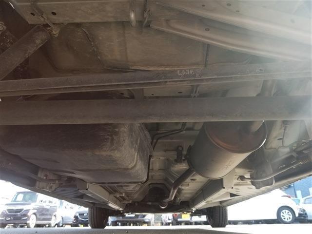 当店の目の前に「東中学校入り口」というバス停がございます。駅からは少し距離がございますので、電車でお越しの際はバスをご利用頂くとスムーズです。