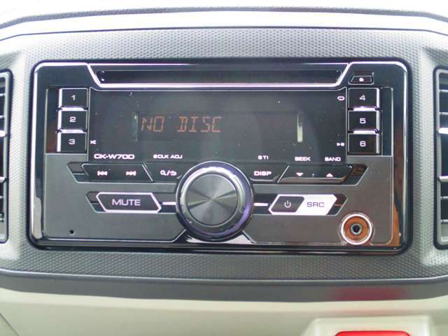 こちらのお車にはCDラジオデッキが付いています！