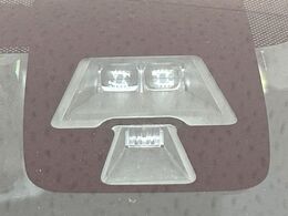 【エマージェンシーブレーキ】走行中に前方の車両等を認識し、衝突しそうな時は警報とブレーキで衝突回避と被害軽減をアシスト。より安全にドライブをお楽しみいただけます。