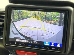 【バックカメラ】駐車時に後方がリアルタイム映像で確認できます。大型商業施設や立体駐車場での駐車時や、夜間のバック時に大活躍！運転スキルに関わらず、今や必須となった装備のひとつです！