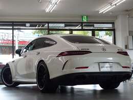 スポーツカーのGT 4ドアクーペ！！　緊急通報サービスやスマートフォンによるリモートドアロック＆アンロック・駐車位置検索を含むMercedes me connect搭載車！！　専門店ならではの1台！！
