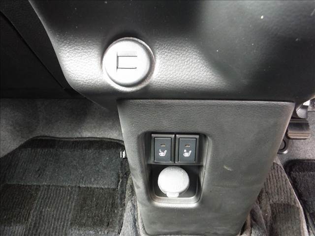 4WD☆ターボ☆2トーンカラー☆メーカー9型ナビ☆Bluetooth☆全方位カメラ☆デュアルカメラブレーキ☆ACC☆オートハイビーム☆LEDヘッドライト☆ETC2.0☆OPメッキグリル＆リアスポイラー