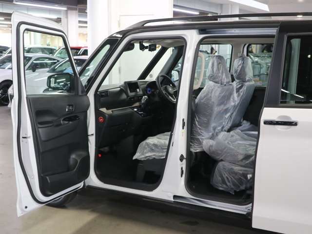 ご納車前のボディガラスコーティングも専門の業者が常駐しておりクオリティの高いコーティングを低価格にてご提供しております♪