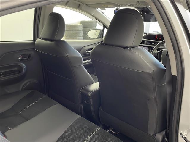 【運転席】座り心地が良いシートなので長時間の運転でも快適にお過ごしいただけます。新品のフロアマットのご注文も可能です。掲載箇所以外にご希望の写真がございましたらお気軽にお問い合わせ下さい。