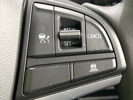 【アダプティブクルーズコントロール】高速道路での長距離走行が楽に！！自動で速度を保つクルーズコントロールが、衝突軽減システムと連携し、前方の車両を感知して車間を保つように速度調節してくれます！！