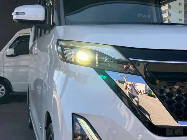 【 LEDヘッドライト 】　青色発光ダイオードを発明した日本人がノーベル賞を受賞し、LEDライトが開発されました。明るく長寿命のライトです。体感して下さい。明るいライトです！