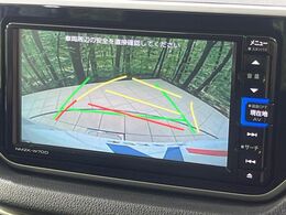 【バックカメラ】駐車時に後方がリアルタイム映像で確認できます。大型商業施設や立体駐車場での駐車時や、夜間のバック時に大活躍！運転スキルに関わらず、今や必須となった装備のひとつです！