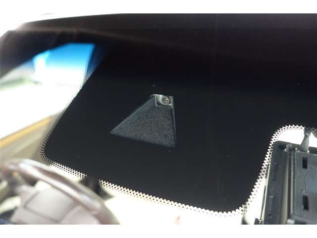 先進の安全装備ついてます。詳しい装備内容、仕様等につきましてはスタッフにお問合せ下さい。