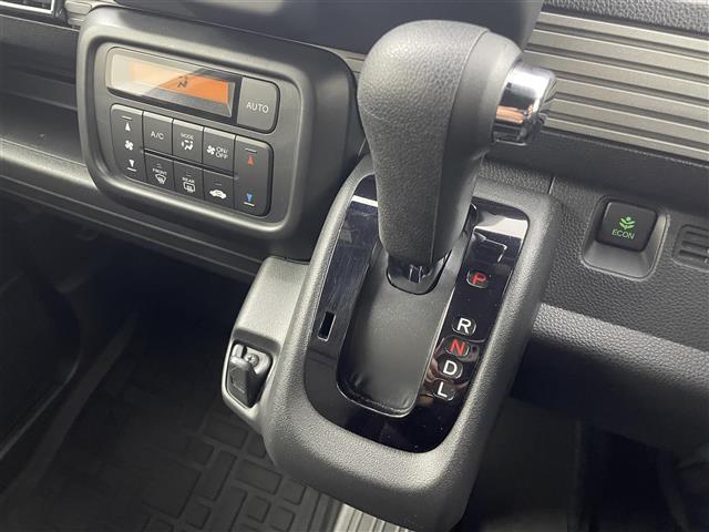 【シフトレバー】シフトも操作しやすく快適なドライブを楽しんでいただけます！