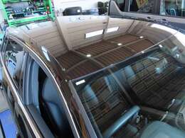 ●LEDライトパッケージ（新車時オプション￥140000）●　・LEDヘッドライト・ライティングパッケージ（照明付カップホルダー/バニティミラー/読書灯/フットランプ）・オールウェザーライト