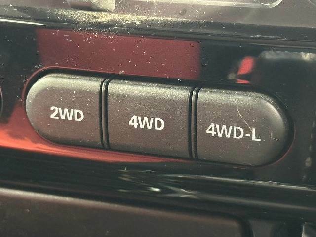 4WDの切り替えがボタンで可能です！