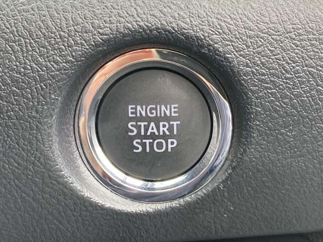 ◆プッシュエンジンスターター◆プッシュスタートとも言われるエンジンスタートもプッシュ式のものになります！鍵を取り出す必要がないのが嬉しいですね♪