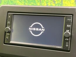 【ナビゲーション】目的地までしっかり案内してくれる使いやすいナビ。Bluetooth接続すればお持ちのスマホやMP3プレイヤーの音楽を再生可能！毎日の運転がさらに楽しくなります！！