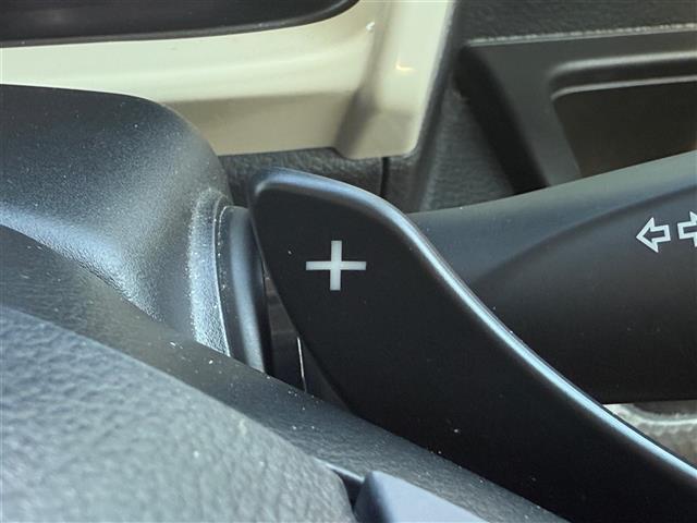 運転席操作部の画像です。店舗にて現車の確認もいただけますので、お電話で在庫のご確認の上是非ご来店くださいませ！！！ワクワクするクルマ選びをご提案します！