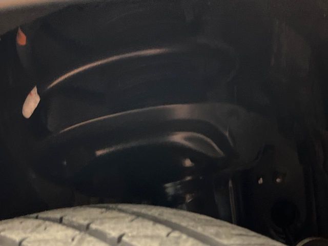 お車を安心してお乗りいただく為には、足回りの定期点検が欠かせません。サービスサポート（有償保証）では無料点検もご提供しており、安心のカーライフをお過ごしいただけるサポート体制が整っています。
