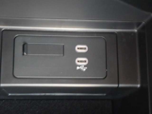 USB(Cタイプ)×2