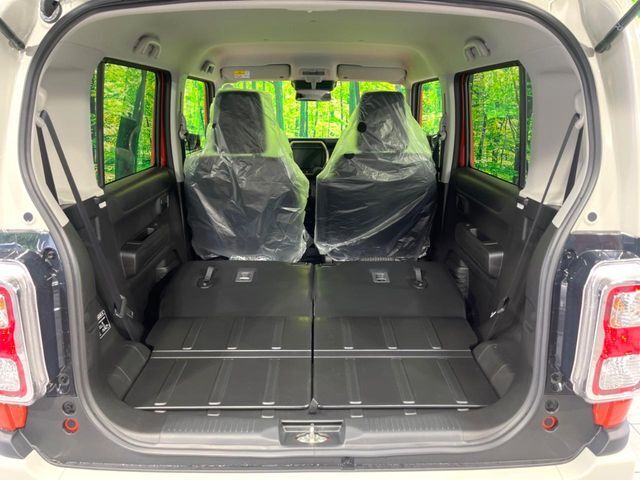 普段のお買い物や通勤、送迎等に十分な荷室スペースを確保しております。セカンドシートを倒すと、大きな荷物の積載も可能です♪