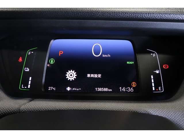 メーターも見易いレイアウトなので安心ドライブをサポートします☆